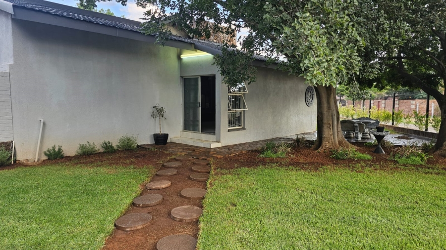 8 Bedroom Property for Sale in Irene Park North West